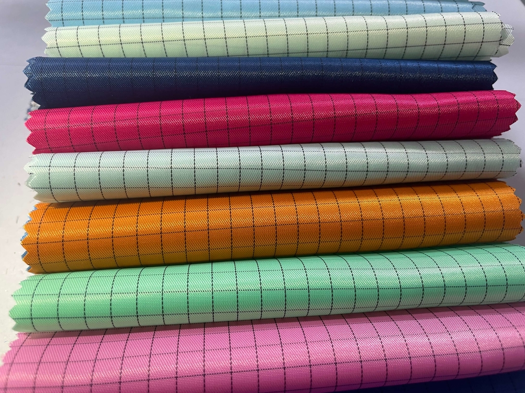 Antistatisches, fusselfreies Polyester-ESD-Sicherheits-Antistatikgewebe für Laborkleidung im Reinraum